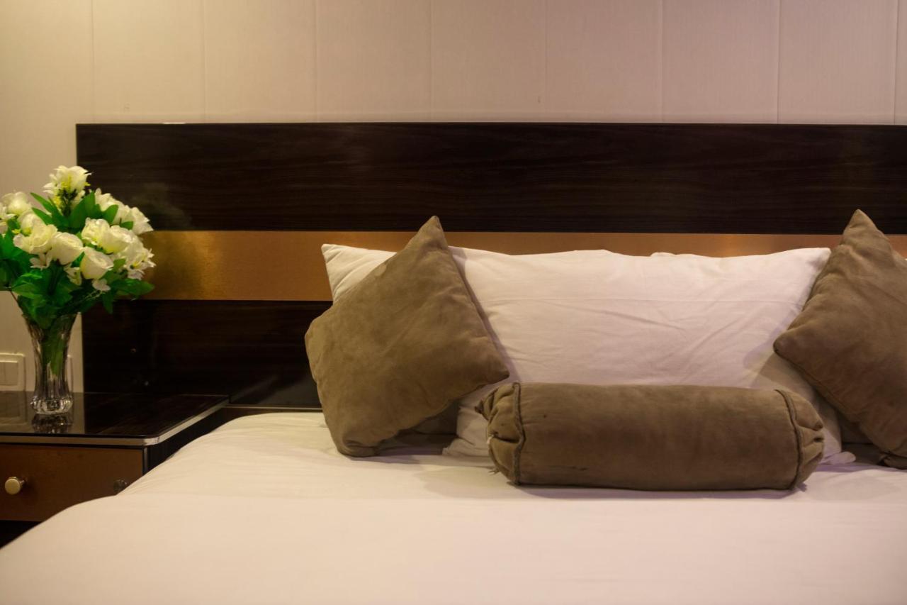 Hotel Marco Polo ラホール エクステリア 写真