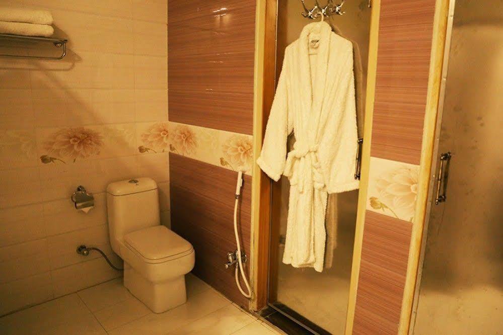 Hotel Marco Polo ラホール エクステリア 写真
